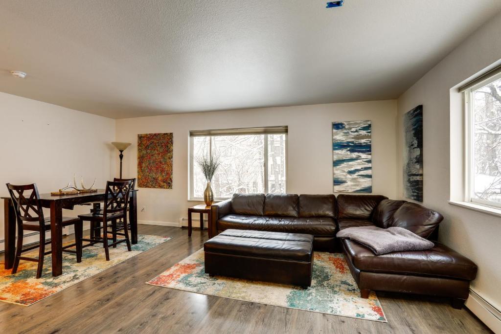 Waterfront Apt, Walk to Town and Coastal Trail!, Anchorage