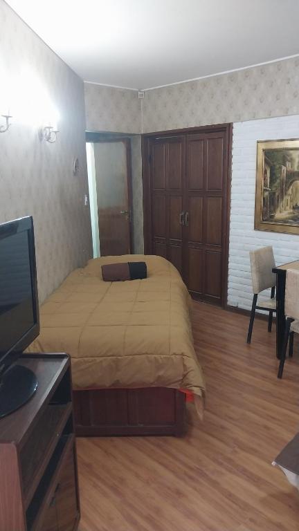 Gustavo, Villa Mercedes