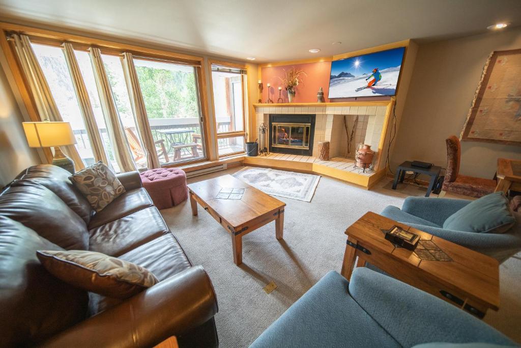 Liftside 203 by SummitCove Lodging, Keystone