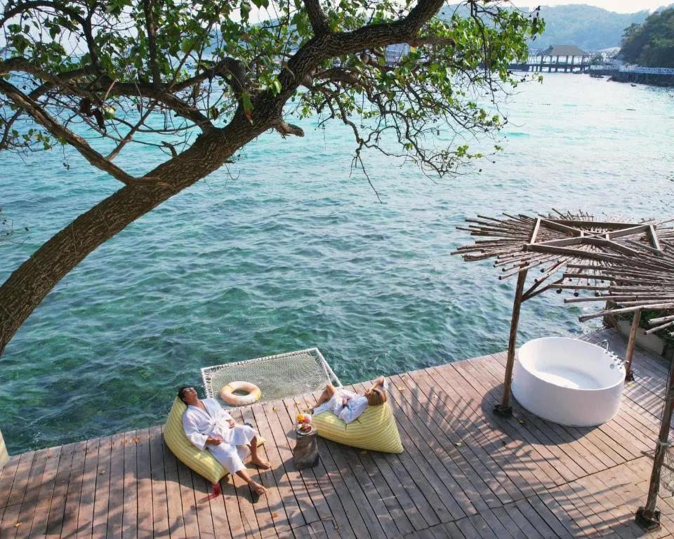 Haven Beachfront Villa Koh Larn，位于格兰岛的酒店