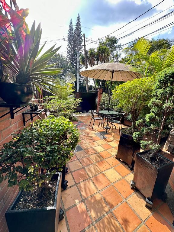 Colonial Charm House - 2