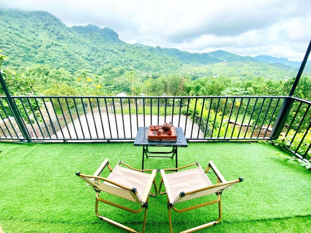 Ora Hill Farmstay & Glamping Hoa Binh