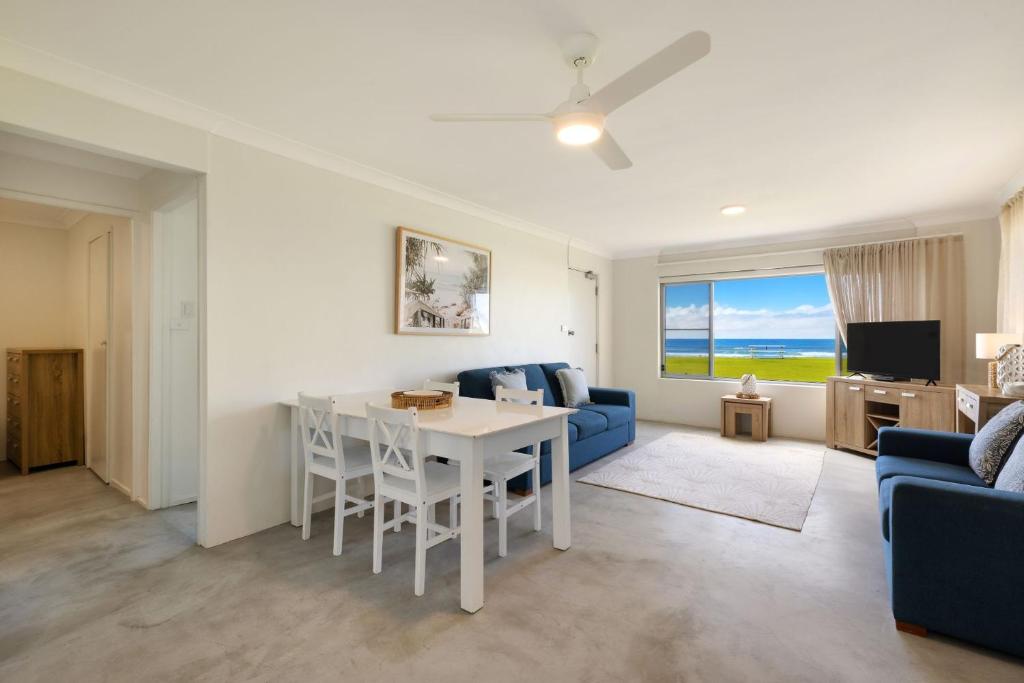 Absolute Beachfront Apartment 3B, Lennox Head