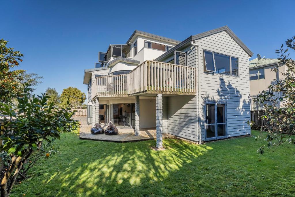 Hosts on the Coast Buffalo Beach Escape, Whitianga