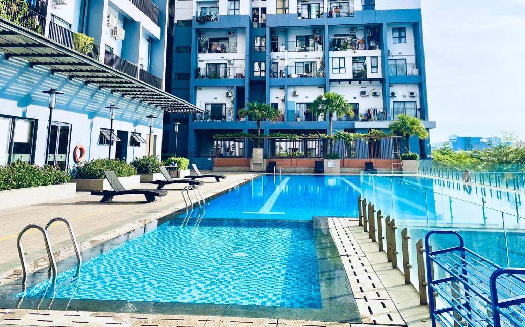 High Floor Level, Fabulous View