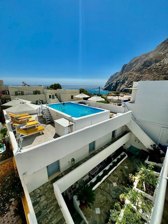 Zacharakis Studios, Kamari