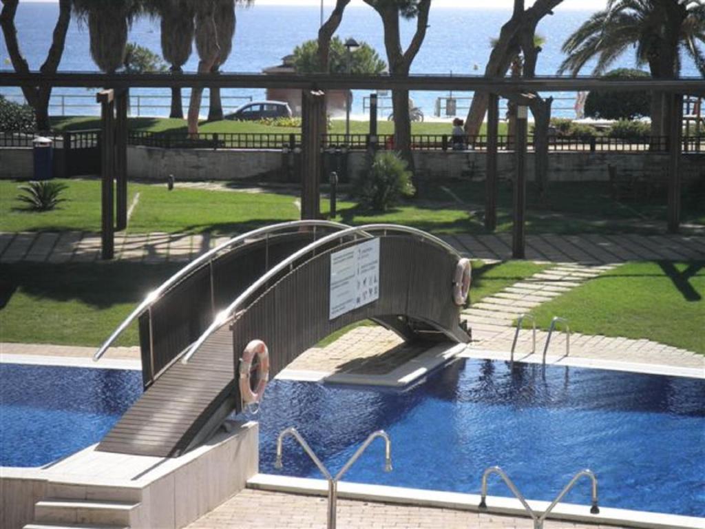 Beachfront Apartment with Pool and Garden S Abanell Blanes - 3