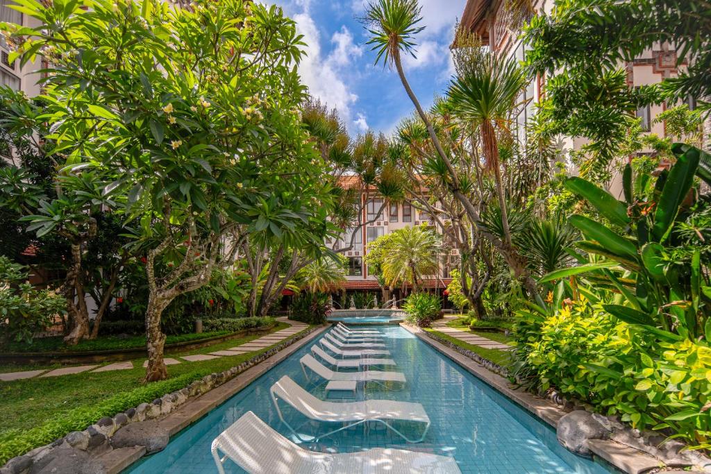 スイミングプール