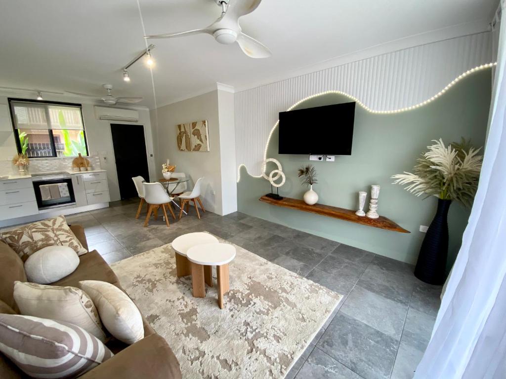 Lux in the City 1 Bedroom Apt with Pool Sleeps 3, Cairns