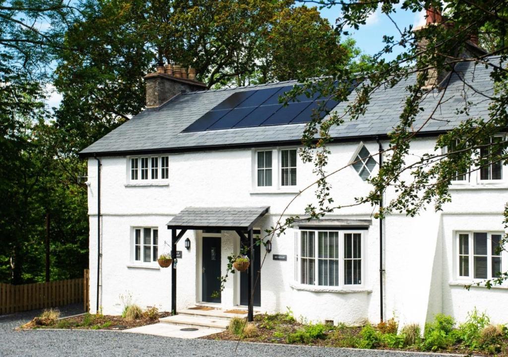 Bee Holme, Newby Bridge