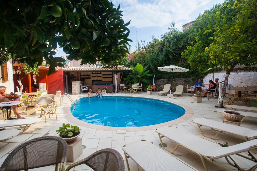 Swimming pool