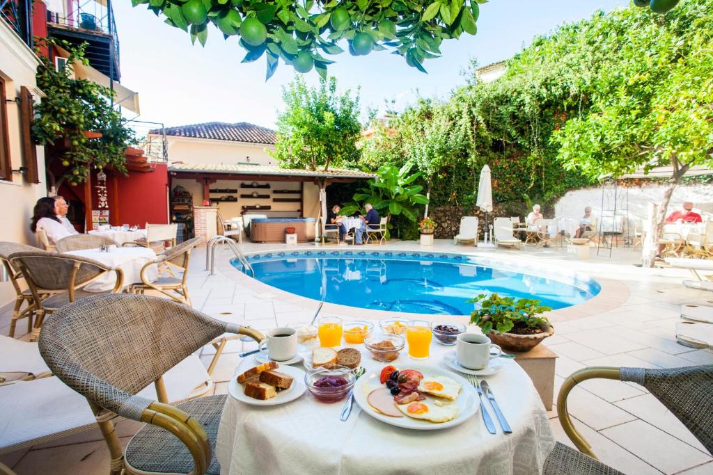 Swimming pool, Paradise Hotel in Parga