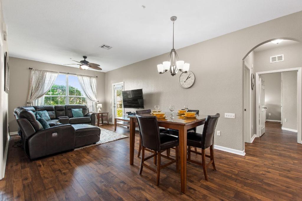 Condo in Gated Windsor Hills, Orlando