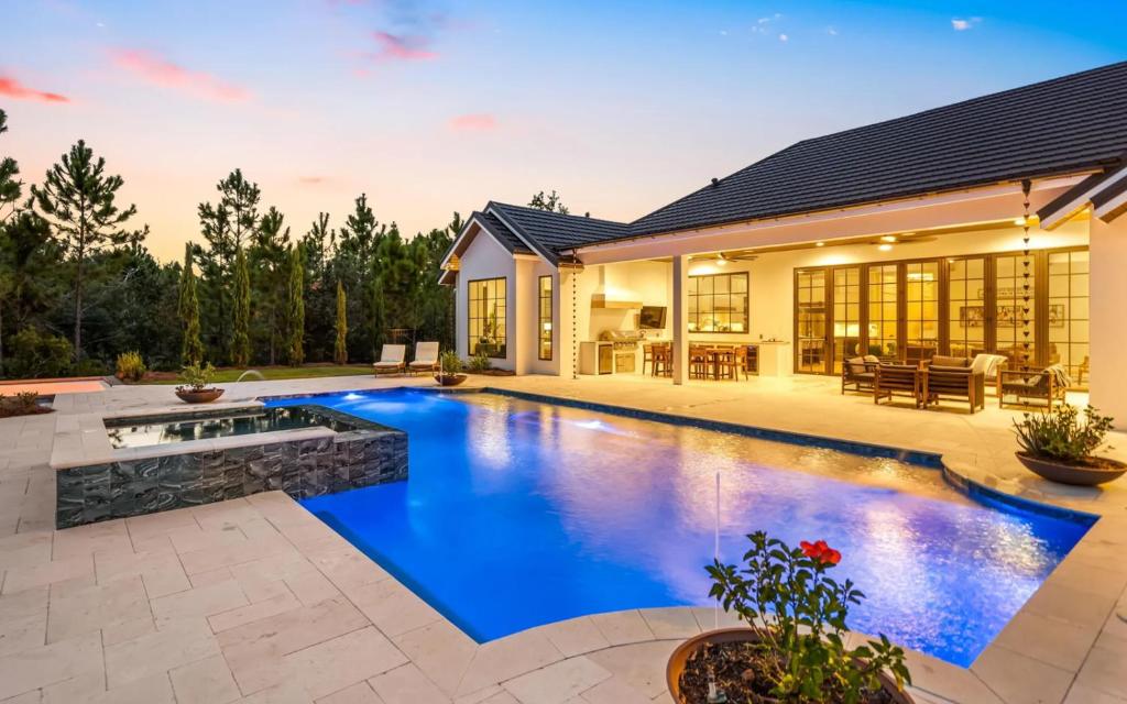 Three Hundred by Oversee 30A, Destin