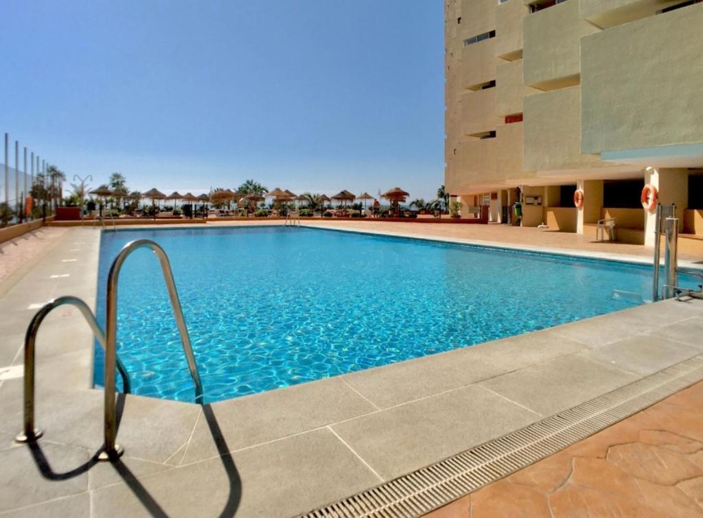 Vista Marina con piscina todo el año - 2