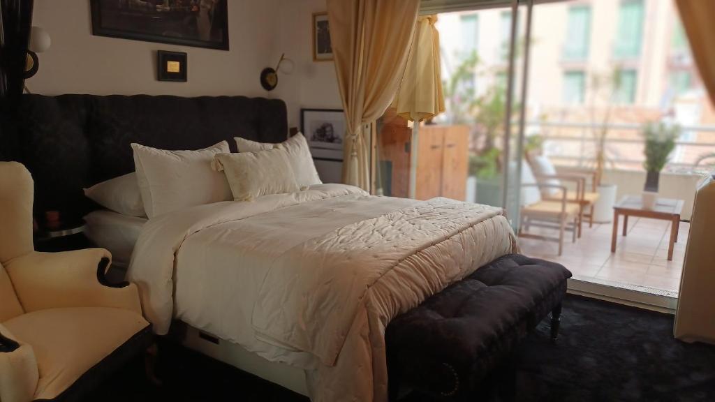 MG suite 23 - 3