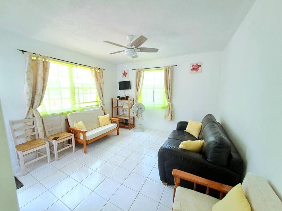 Tasteful Apartment in Rockley!, Bridgetown