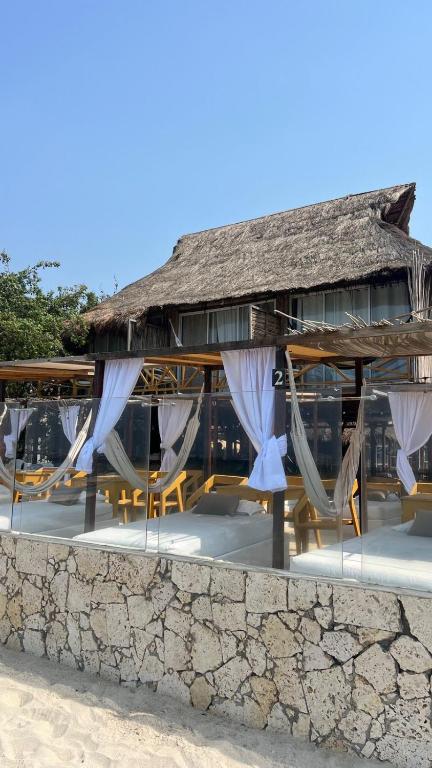 Luxury Island - 2
