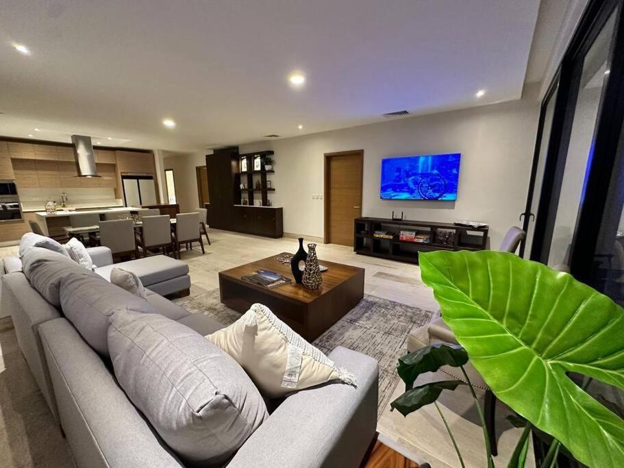 New and spacious apartment in Velamar, Altamira