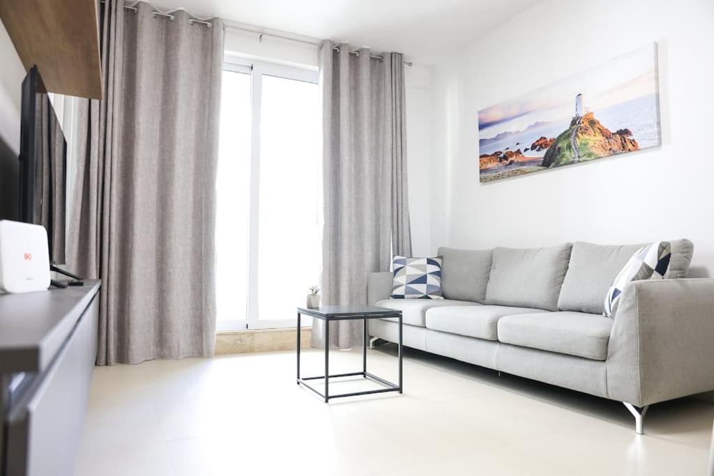 Sliema central 2BR Apt with balcony & sea views by 360 Estates, Sliema