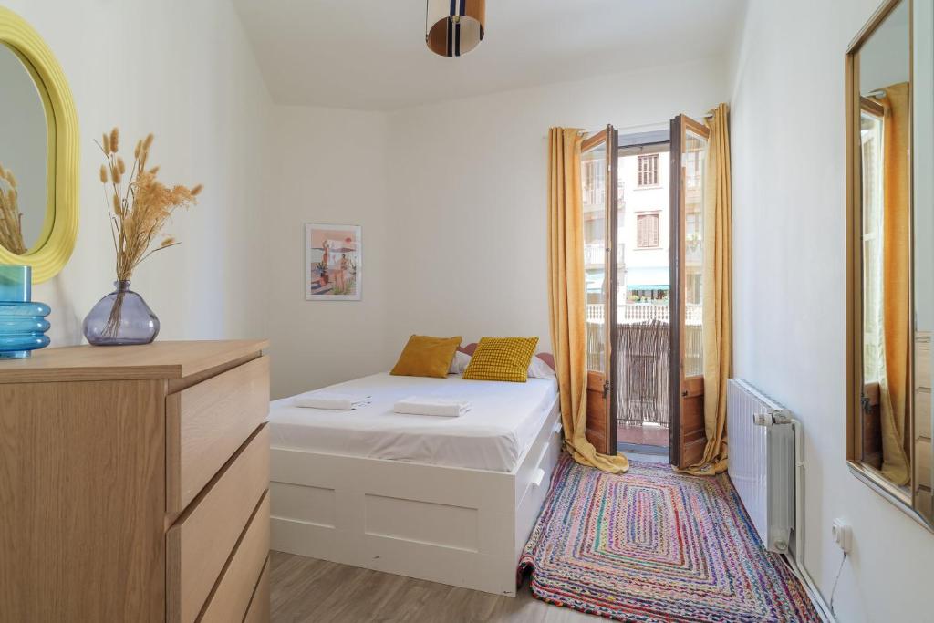 GuestReady - Bright apartment with balcony - 1