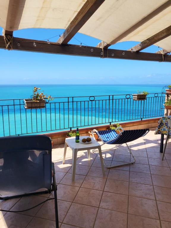 Casa Paradiso, Piraino