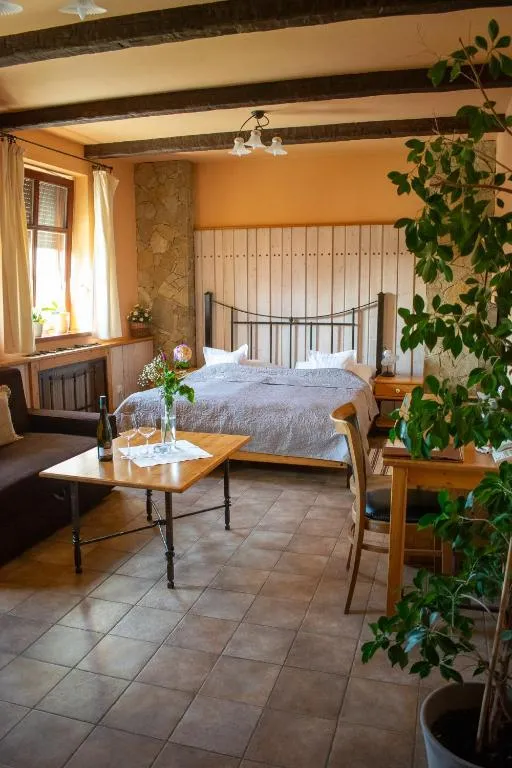 Hotel Koníček, hotel v destinaci Uherské Hradiště