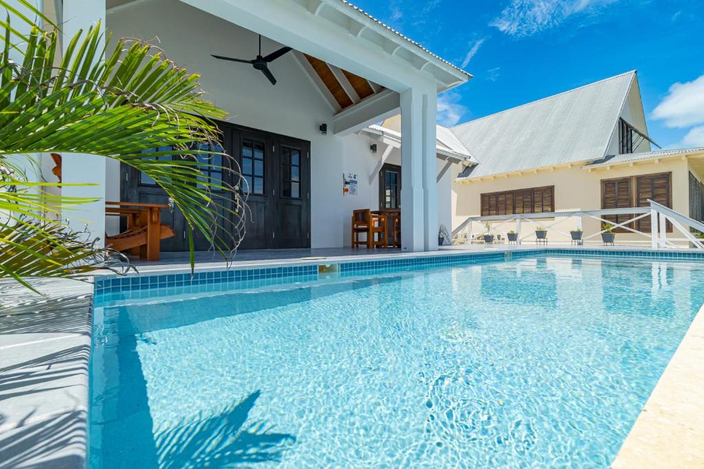 The Toucan Nest and Pool Club at Mahogany Bay, San Pedro