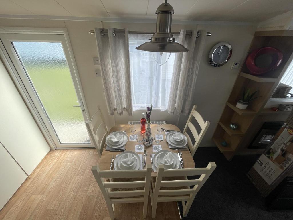 Edi Rita Pet-Friendly Caravan, Robin Hood Park, Rhyl photo 8