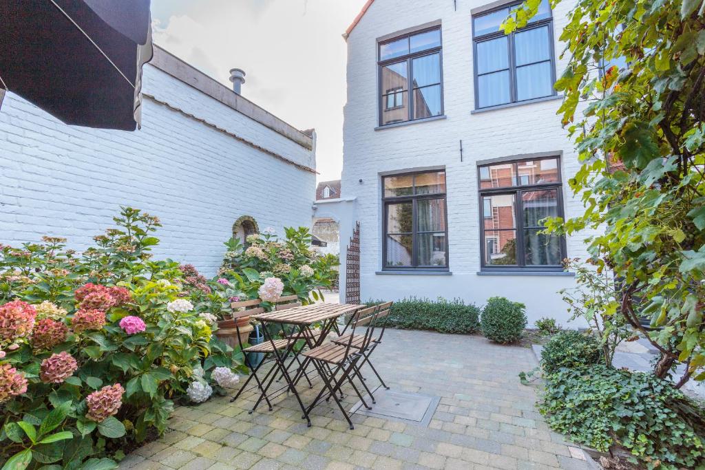 Hotel Bla Bla — Hotel in Bruges
