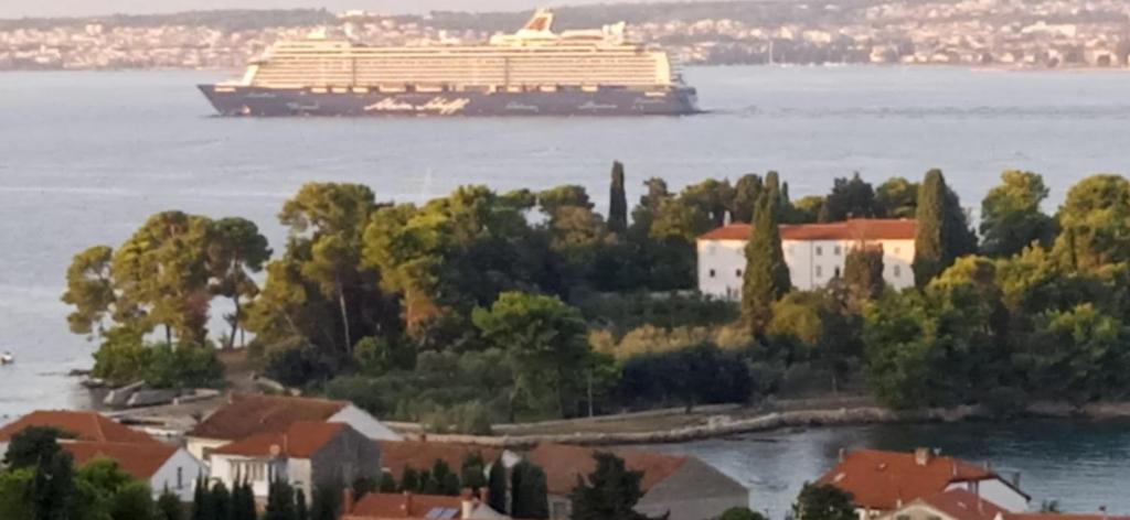 Studio Apartment in Preko with Sea View, Terrace, Air Conditioning, Wi-Fi (4574-2), Preko