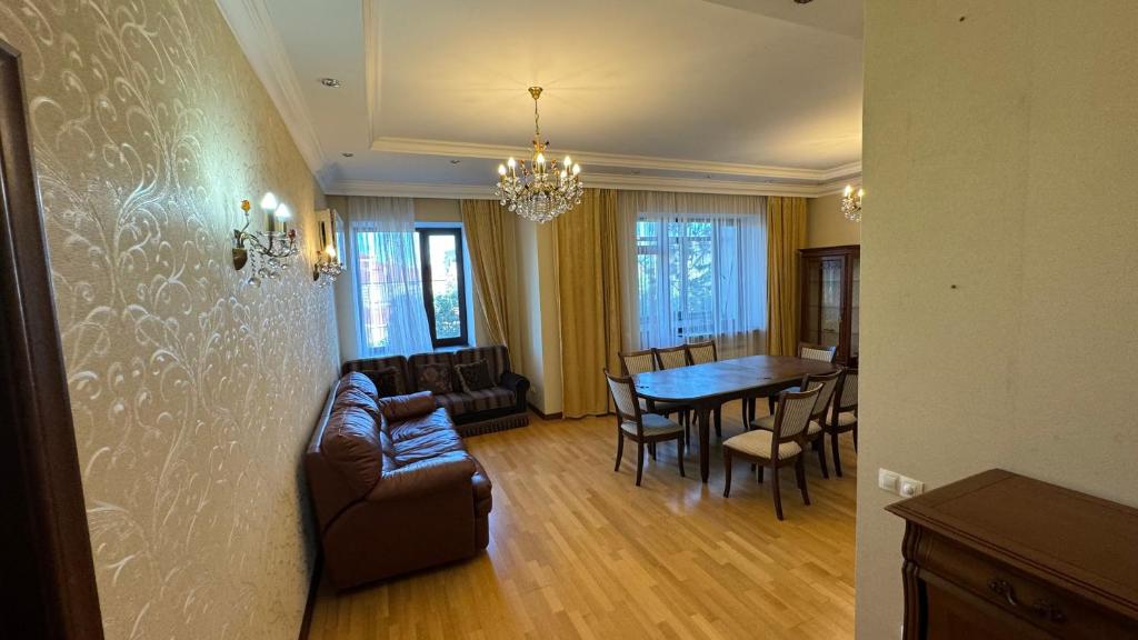 4-х комнатная квартира, Astana