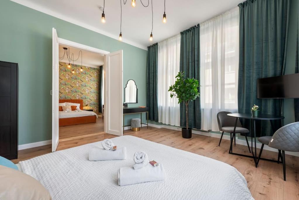 Spacious & Elegant 3 Bedroom Apartment, Wien