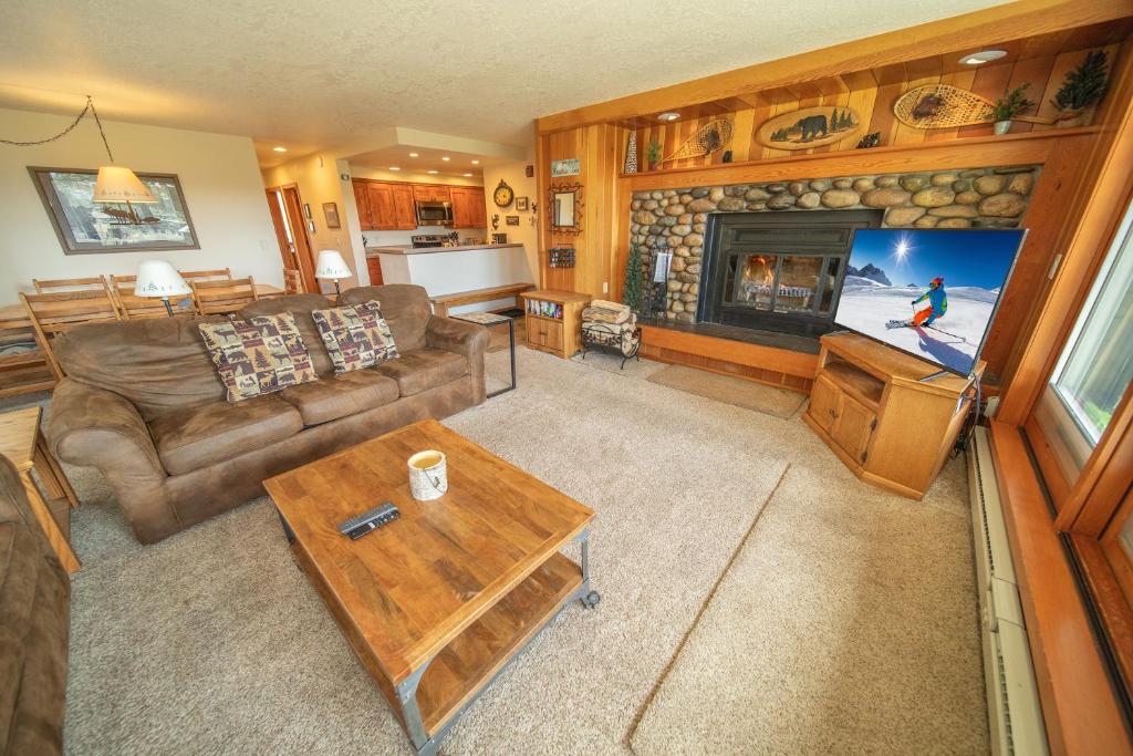 Pines 2147 by SummitCove Lodging, Keystone