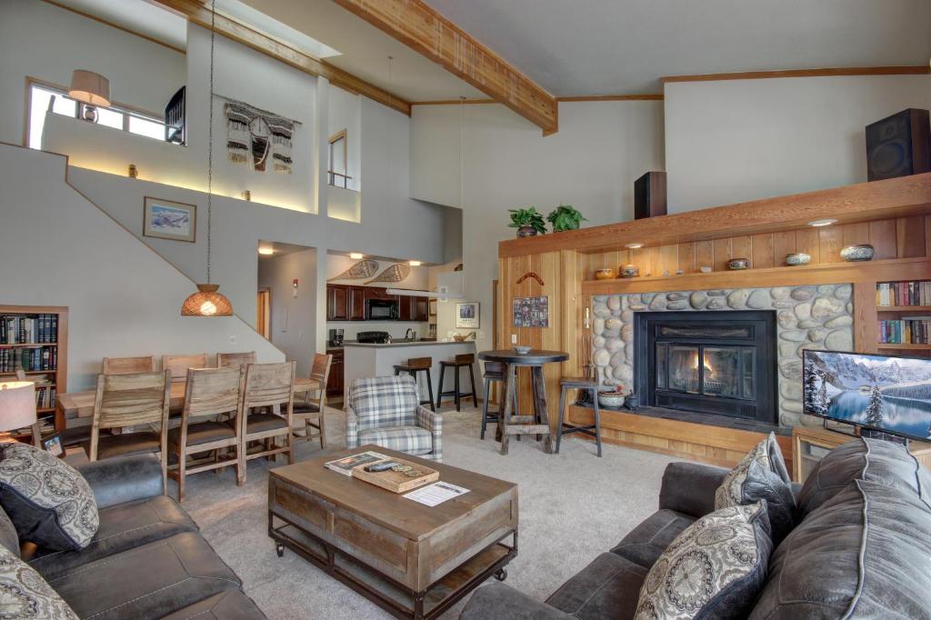 Pines 2169 by SummitCove Lodging, Keystone