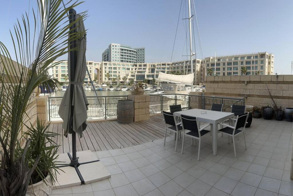 The Yacht Apartment in Herzlia, Herzliya B