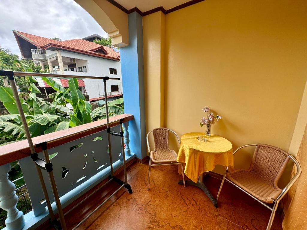 Ocean Breeze Inn 4
