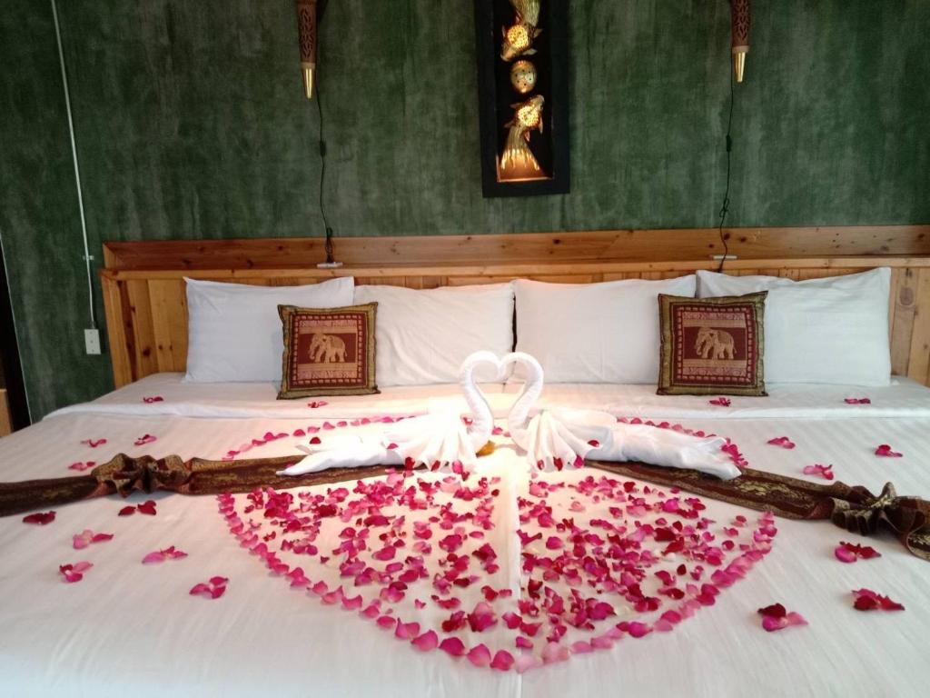 Keeree at chiewlarn, Ban Ta Khun