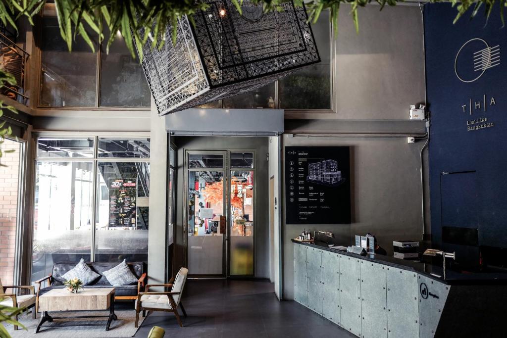 フロント・ロビー