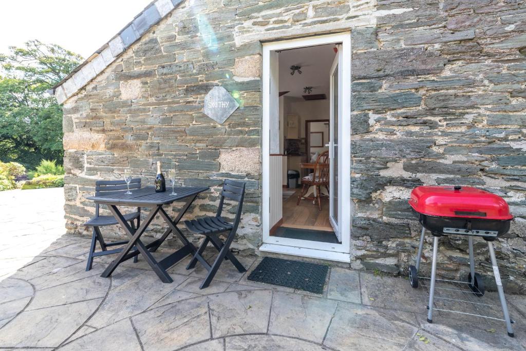 Ta Mill Cottages & Lodges - Smithy Cottage, Launceston