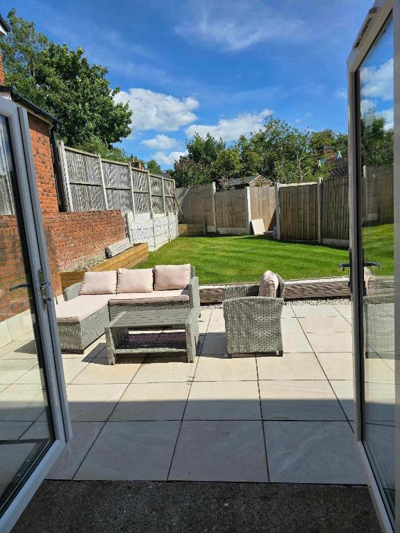 3 Bedroom Detached House, Whitchurch photo 8