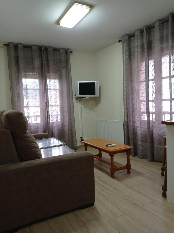 Hotel Los Robles - 2