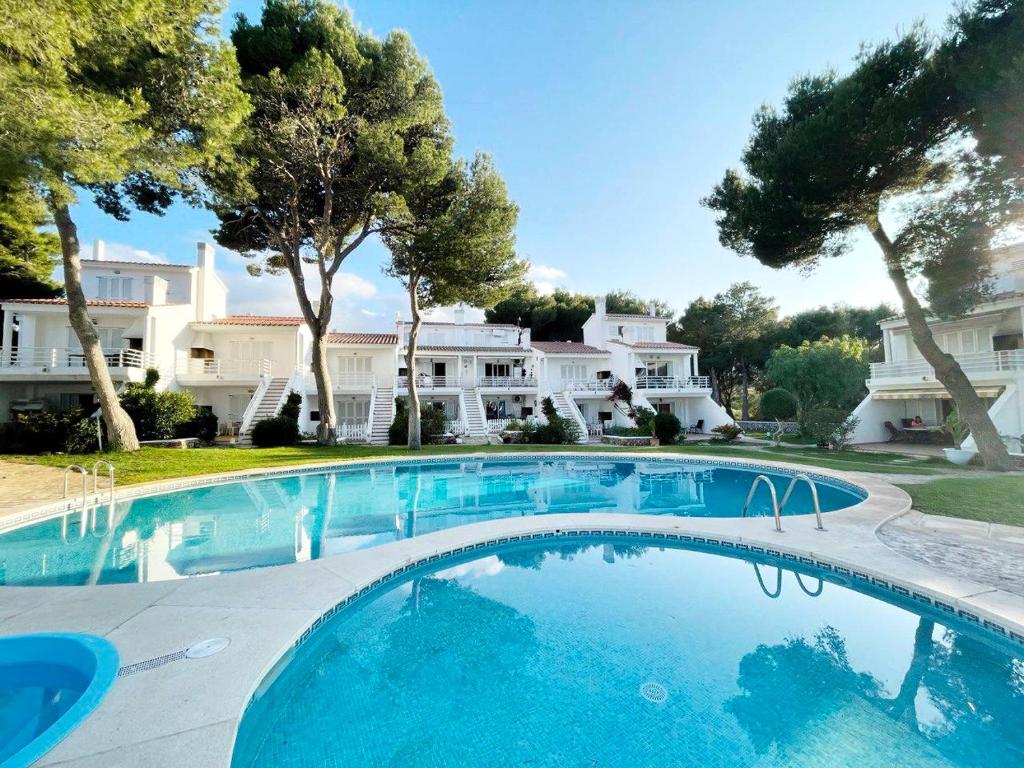 Apartamento Lia en Port Addaia, piscina y barbacoa, perfecto para vacaciones, Port d'Addaia