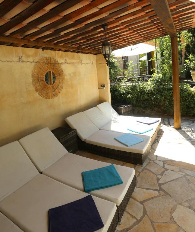 Le clos de la tour cassis piscine chauffée - 2