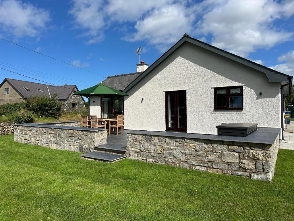 Encil Y Coed, Pwllheli