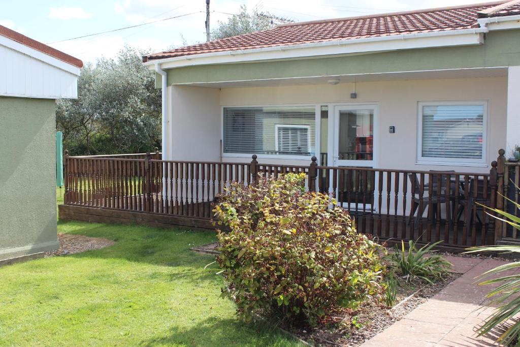 Seaside Retreat Norfolk, Bacton - pet-friendly stay