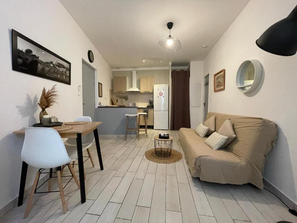 Joli appartement hypercentre T2, classé meublé de tourisme 3 avec parking gratuit - 3
