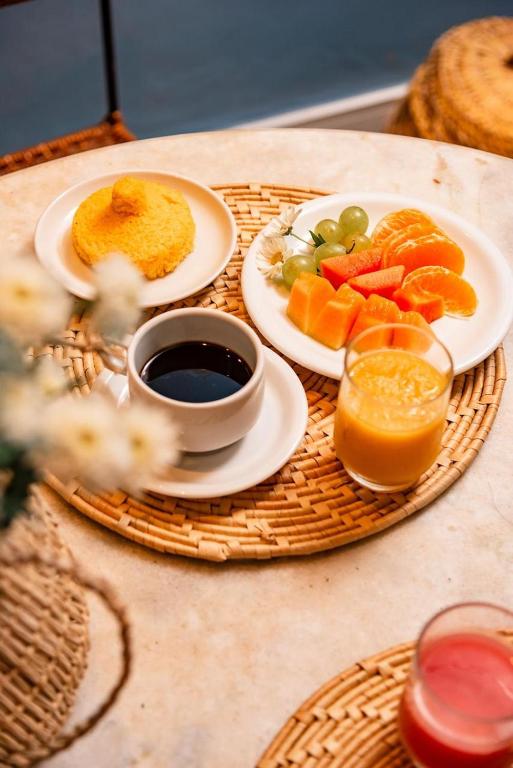 Alimentos e Bebidas