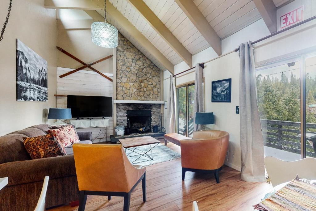 Snowy Pines, Fish Camp