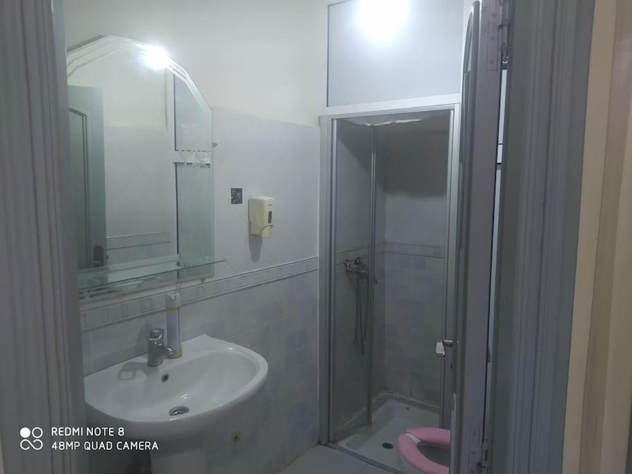 شقة مفروشة بجودة عالية و قريبة من black iris, Meknès